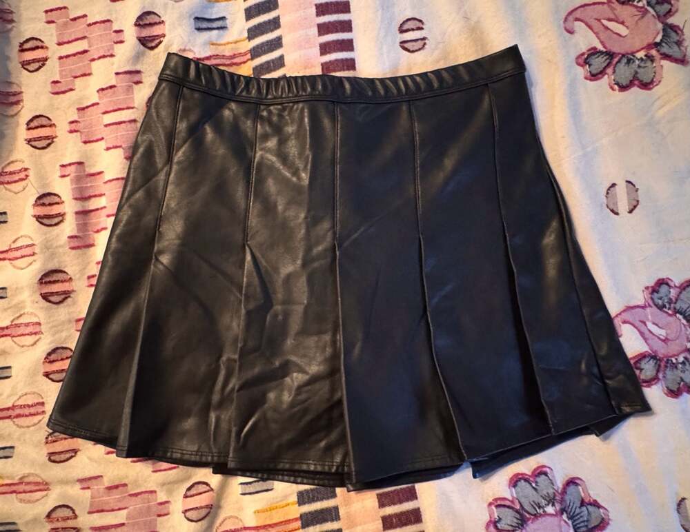 Girls Y2K Faux Leather Skater Mini Skirt Size 15/16 Tween Coquette Dark Academia